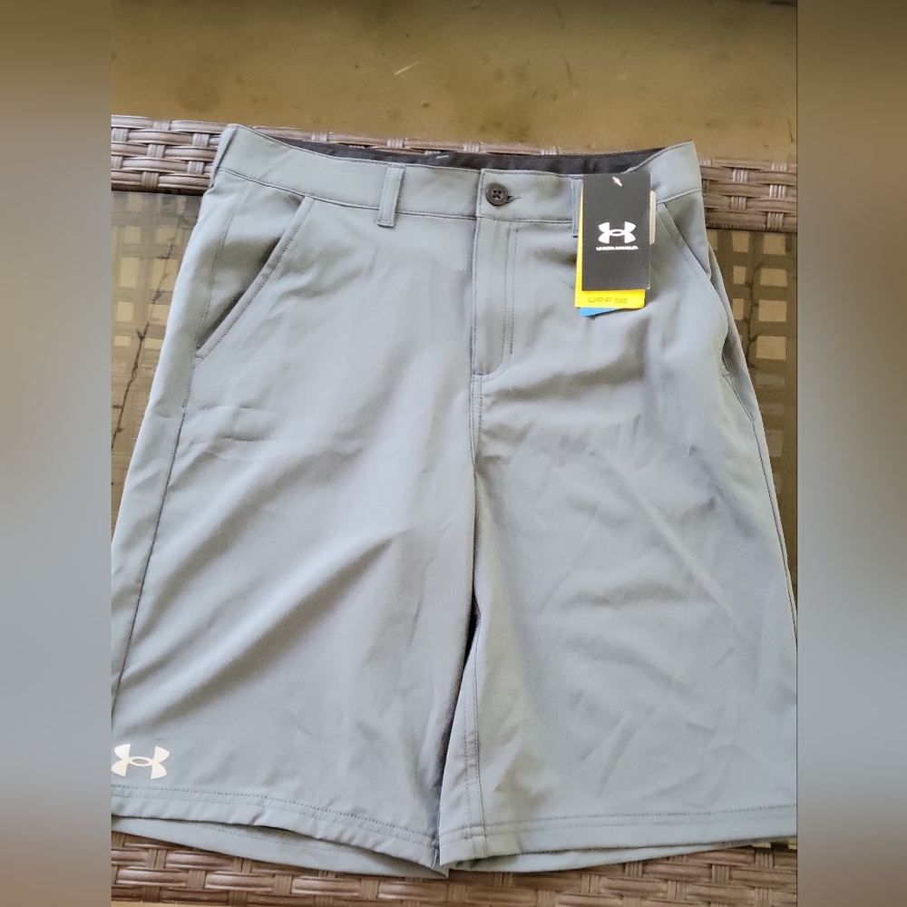 Under Armour Gray Athletic Shorts with Flat Front Design Adjustiable Waist